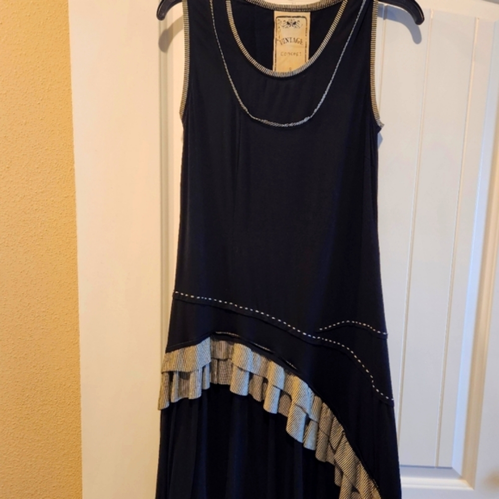 Black Sleeveless Casual Dress.